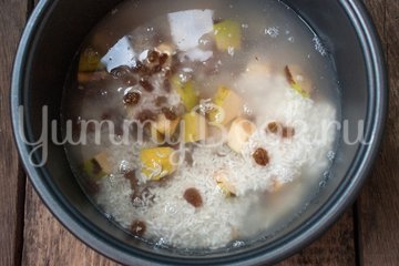 Рисовая каша с айвой в мультиварке - шаг 3
