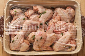Куриные крылышки, запеченные в духовке - шаг 3