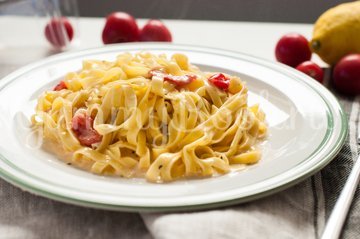 Паста с соусом из сыра Бри с томатами - шаг 3