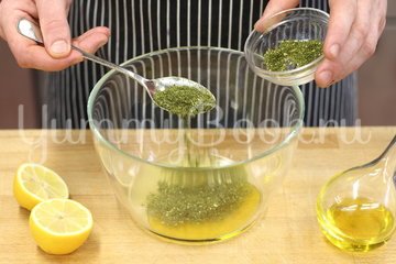 Легкий салат с курицей и свежими овощами - шаг 1