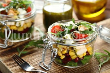 Легкий салат с курицей и свежими овощами - шаг 5