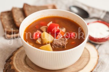 Гуляш (Zupa gulaszowa) в мультиварке - шаг 6