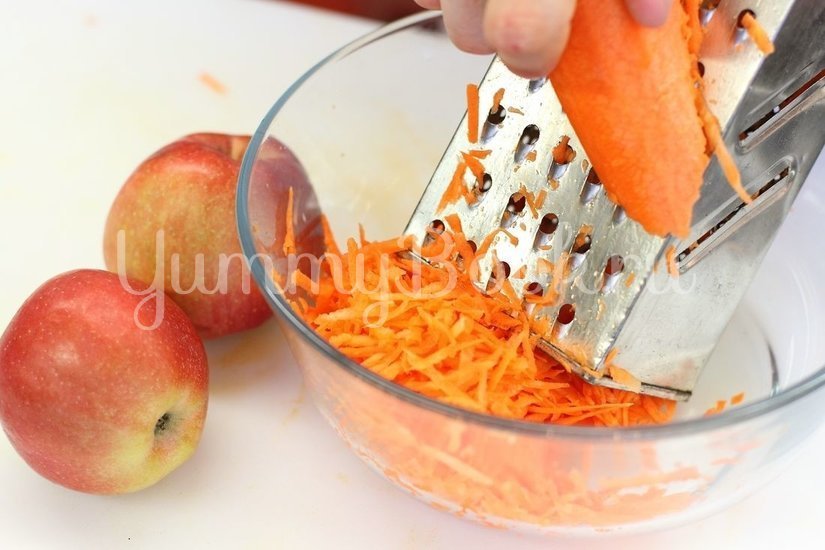 Свежий салат с морковью и яблоками - шаг 1