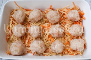 Картофельная запеканка с фрикадельками - шаг 4