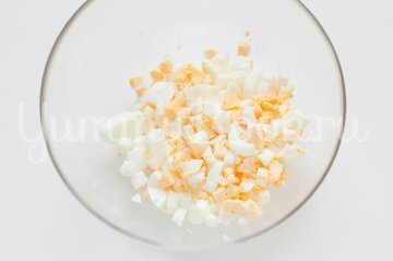 Салат "Оливье" без майонеза и картофеля - шаг 1