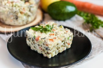 Салат "Оливье" без майонеза и картофеля - шаг 9
