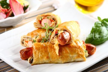 Сосиски с овощами в слоеном тесте - шаг 6