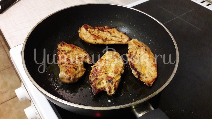 Куриное филе, замаринованное в оливковом масле с розмарином и тимьяном - шаг 8