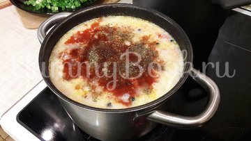 Бульон с "яичной паутинкой", томатами и зелёным луком - шаг 9