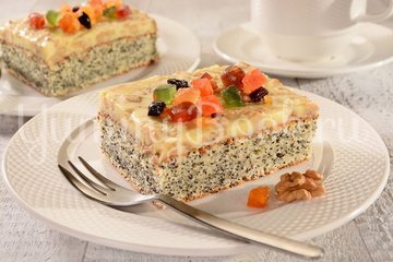 Маковый пирог с молочной глазурью - шаг 7
