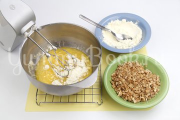 Маковый пирог с молочной глазурью - шаг 5