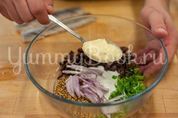 Сельдь с изюмом, орехами и гранатом - шаг 3