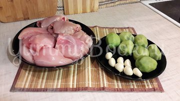 Куриные филе и бёдра в маринаде из киви и чеснока - шаг 1