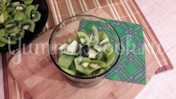 Куриные филе и бёдра в маринаде из киви и чеснока - шаг 2