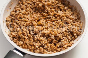 Пирожки с грибами, сыром и пшенной крупой - шаг 5