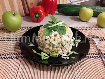 Простой салат с тунцом и яблоком - шаг 4