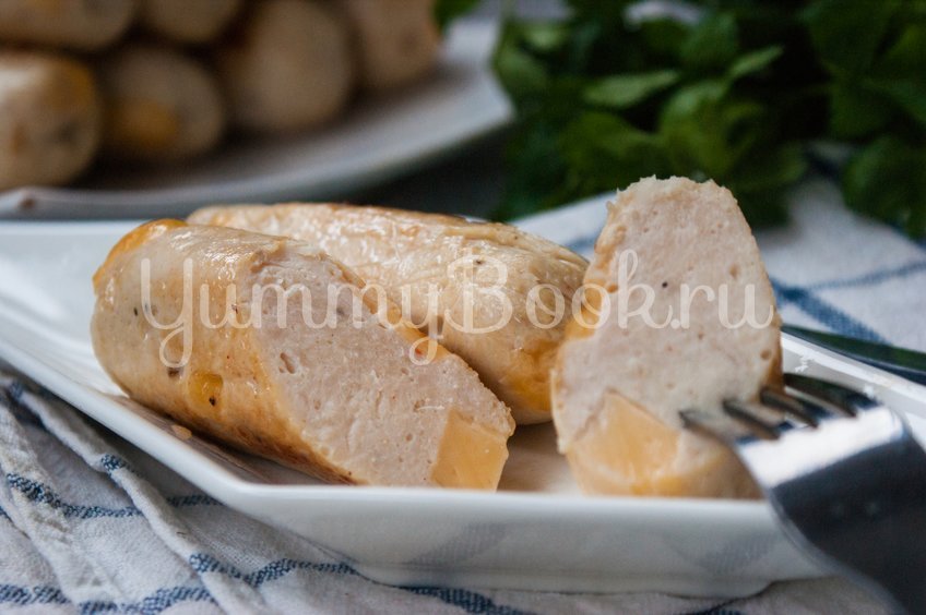 Куриные колбаски с сыром (домашние сосиски)