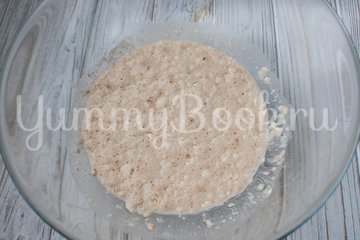Быстрые дрожжевые пирожки с вишней - шаг 1
