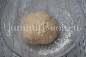 Быстрые дрожжевые пирожки с вишней - шаг 2