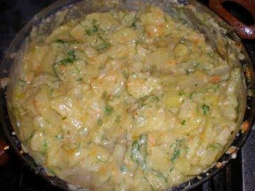 Картофель в майонезе с ананасами и салатик Свекла с сыром
