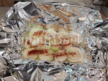 Запечённая свинина, маринованная в пиве с яблоками и овощами - шаг 6