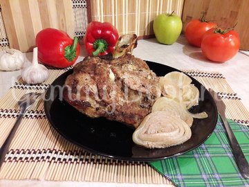 Запечённая свинина, маринованная в пиве с яблоками и овощами - шаг 9