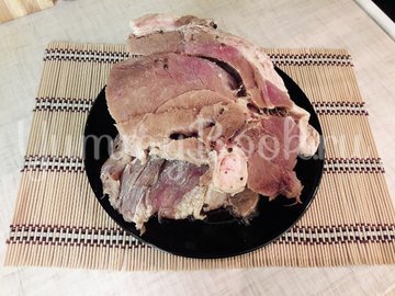 Запечённая свинина, маринованная в пиве с яблоками и овощами - шаг 4