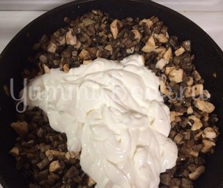 Тарталетки с курицей, грибами и сыром - шаг 5