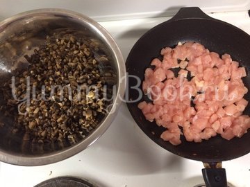 Тарталетки с курицей, грибами и сыром - шаг 4