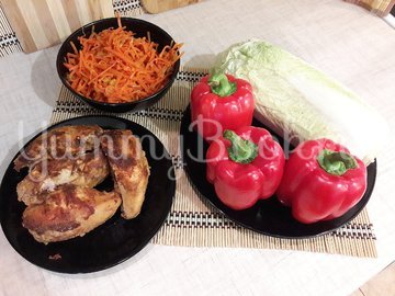 Сочный салат с запечённым куриным филе и овощами - шаг 4