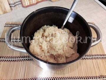 Картофельные зразы с куриным филе и морковью - шаг 4