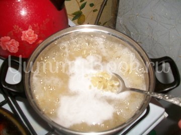Макароны в сметанном соусе с сыром - шаг 2