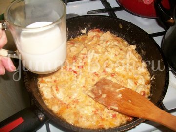 Макароны в сметанном соусе с сыром - шаг 10