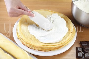 Блины с крем-сыром и шоколадом - шаг 5