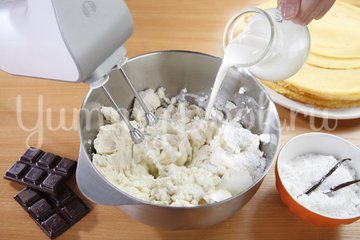 Блины с крем-сыром и шоколадом - шаг 4