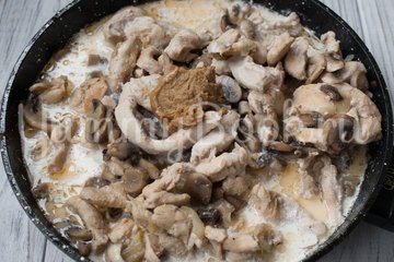 Бефстроганов из куриного филе - шаг 3
