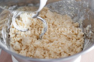 Пирог с вишнёвой начинкой - шаг 1