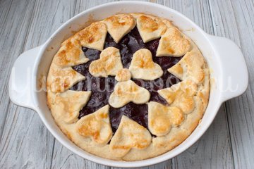 Пирог с вишнёвой начинкой - шаг 8