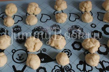 Пасхальные булочки-кролики - шаг 5