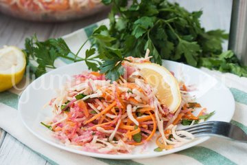 Салат из корня сельдерея и красной редьки - шаг 4