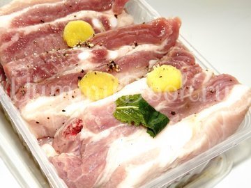 Свиные ребрышки с лимонной цедрой, кориандром и мятой - шаг 4