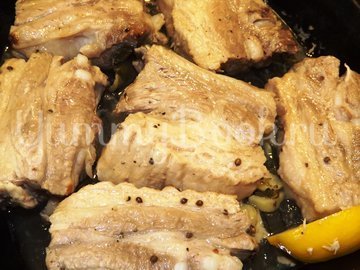 Свиные ребрышки с лимонной цедрой, кориандром и мятой - шаг 8