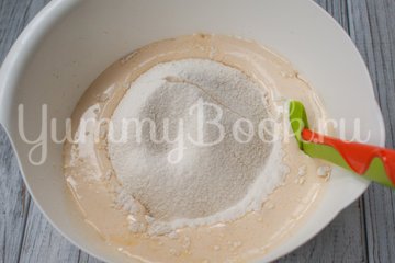 Сахарные булочки на кефире - шаг 2