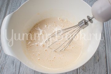 Сахарные булочки на кефире - шаг 1