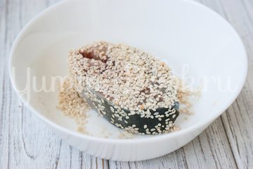 Тунец жареный в кунжутной панировке - шаг 2
