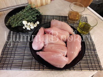 Куриное филе, запечённое с чесноком и тимьяном - шаг 1