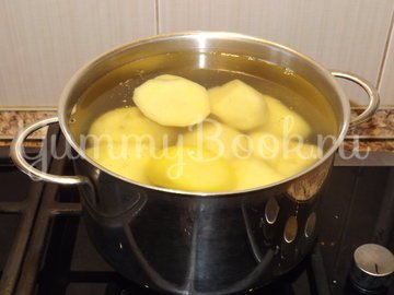 Суп-жаркое из картофеля и тушенки - шаг 2
