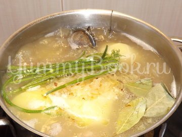 Суп-жаркое из картофеля и тушенки - шаг 5