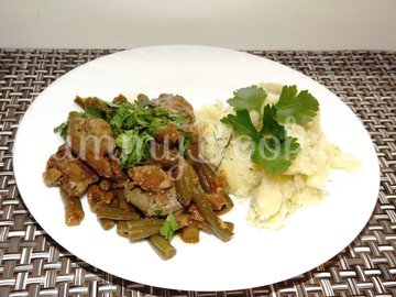 Жареная куриная печенка со стручковой фасолью - шаг 11