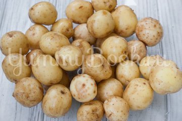 Молодой картофель в духовке - шаг 1